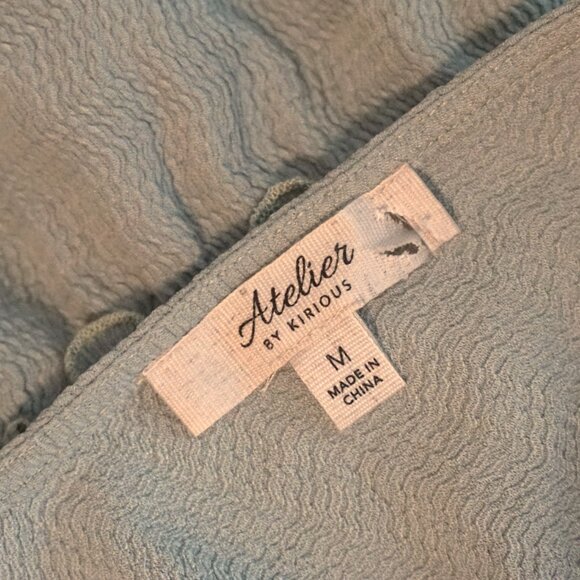 Atelier by Kirious Sage Green V Neck Tiered Babydoll Top Women’s Medium - Picture 6 of 7